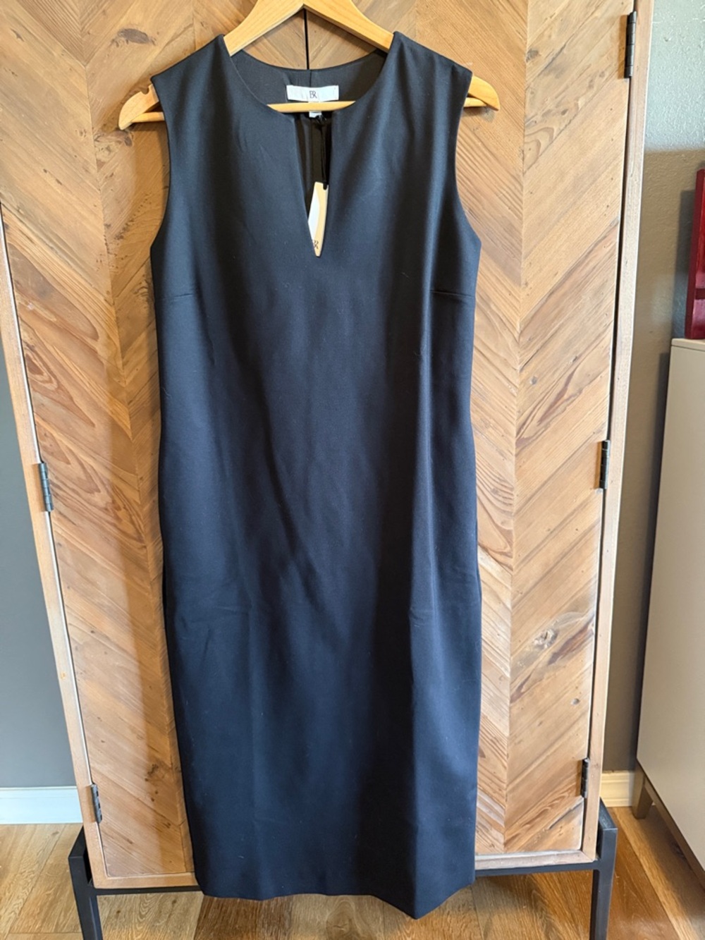Banana Republic Black Sleeveless Midi Dress